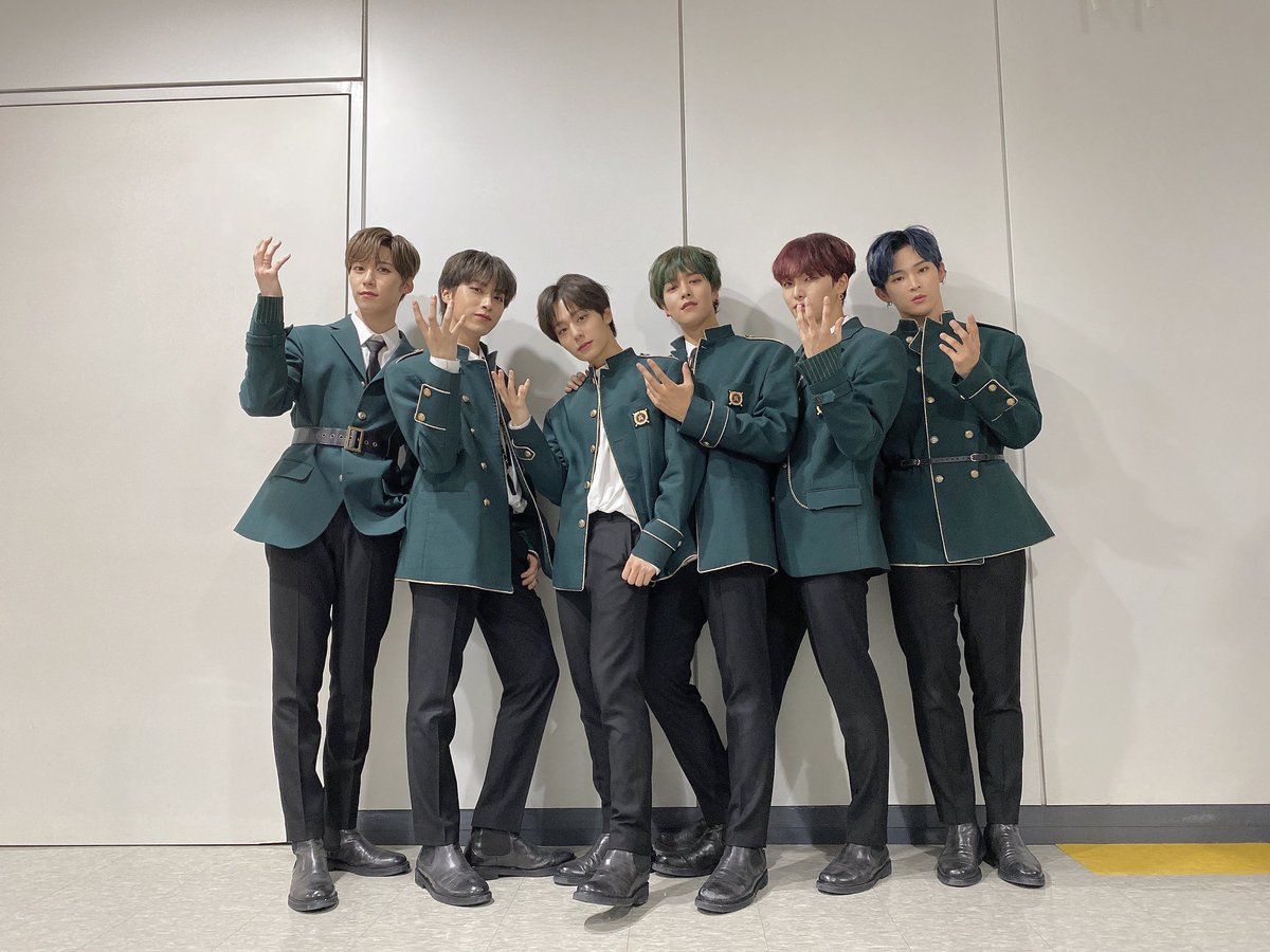 official_ONEUS's tweet photo. [#건희]
사랑하는 우리 멤버들❤️
600일 동��� 고생 많았고
앞으로도 잘 부탁해🥰
달님들🌙 항상 원어스의
이유가 되어주셔서 고마워요💗
원어스 투문 앞으로 더 행복하자~! https://t.co/fvL4WIDWv5