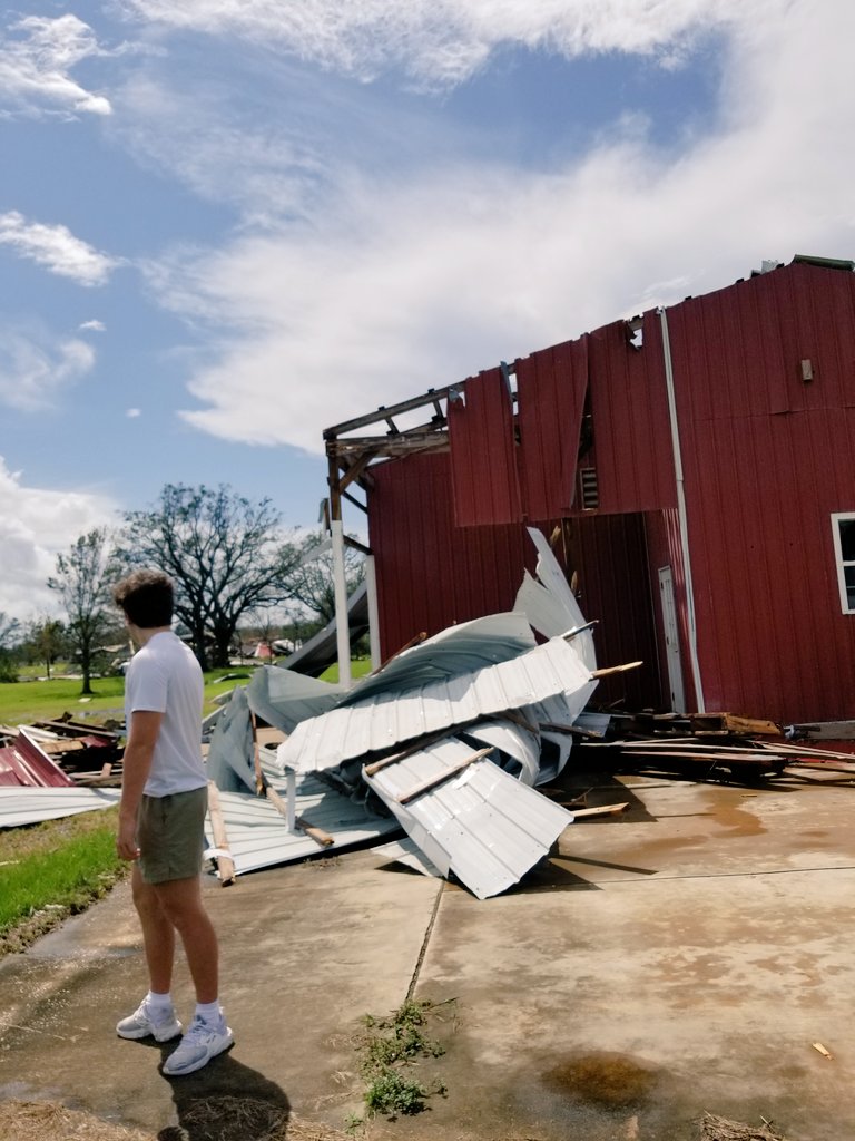 cmikereed's tweet photo. Proud of Gamble Reed for taking time to go help his aunts, uncles and cousins after hurricane Laura... alot of destruction and devastation in SW Louisiana... we are thinking about you. https://t.co/J9EuUsWxWe