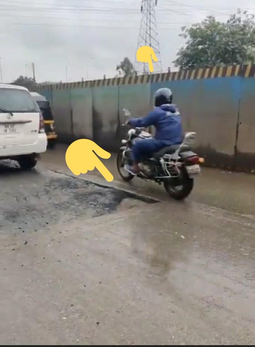 PotholeWarriors's tweet photo. Road condition of ekta nagar Mulund! mumbai #PotholeCapital #PotholeCity
#PotholeTerror #BadRoads
#DeathTraps #KillerPotholes #Monsoon2020 #PW2020 #MumbaiPotholes https://t.co/Y9a2lkUS9a