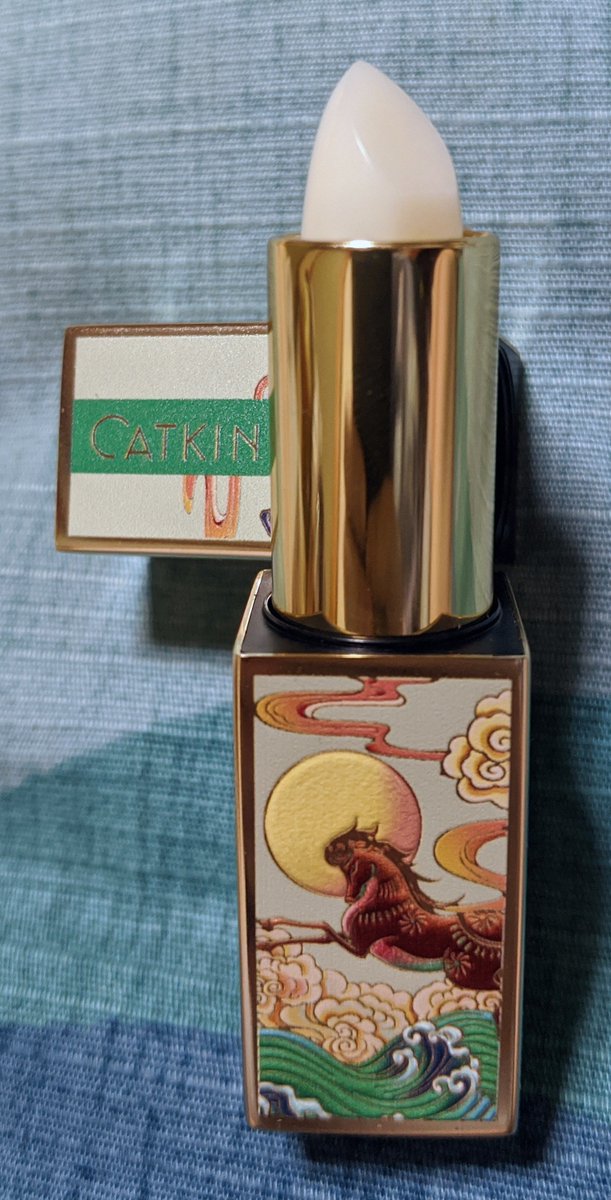 ミルカ 昨日 渋谷ロフトで Catkin の春江花月夜保湿リップクリーム C02浅游 無色 をゲットしました リップクリームはベタベタするイメージでこれまで使わなかったのですが 最近唇が荒れて 塗ってみたら 思ったより固めのスティックでベタベタ