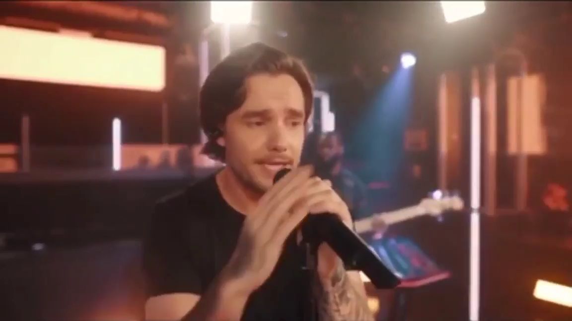 almightygirls1d's tweet image. REPEAT WITH ME:

THANK YOU LIAM
THANK YOU LIAM
THANK YOU LIAM
#lpshowact2