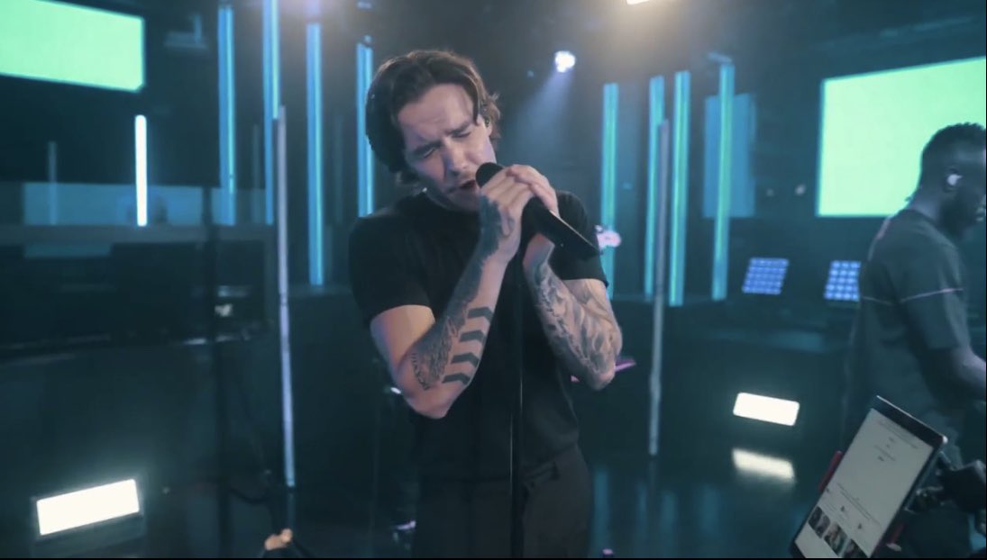Liam during   #lpshowact2 a thread   #HappyBirthdayLiam