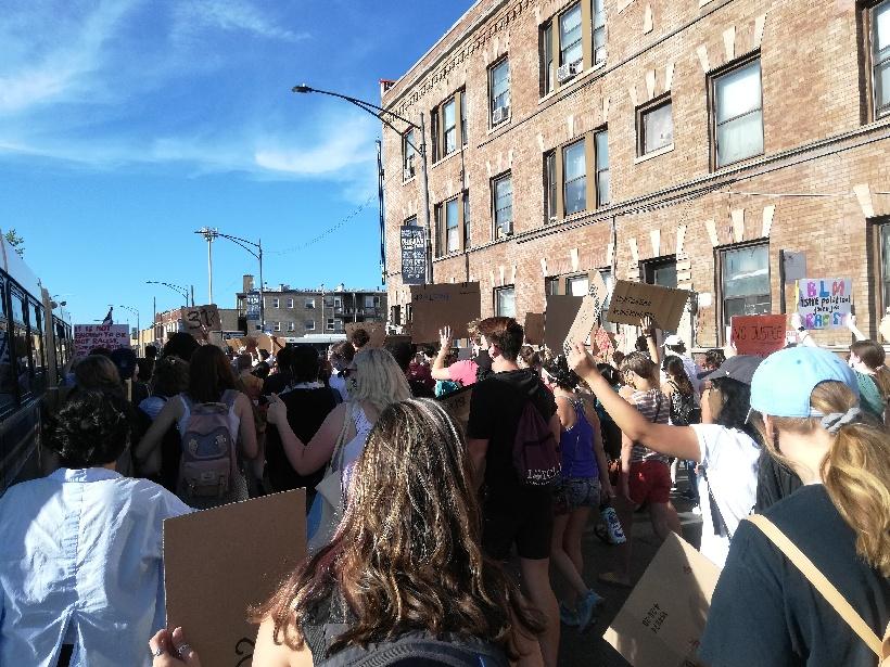 loyolaforus's tweet photo. #solidarity and support for @ourstreetsluc.  #blacklivesmatter protest everyday at 3 PM, Cuneo Hall, Lakeshore Campus.

📷: @democratizethis 

#NoCPDatLUC #LoyolaChicago #CalledAsOne https://t.co/MHHFczRLjk