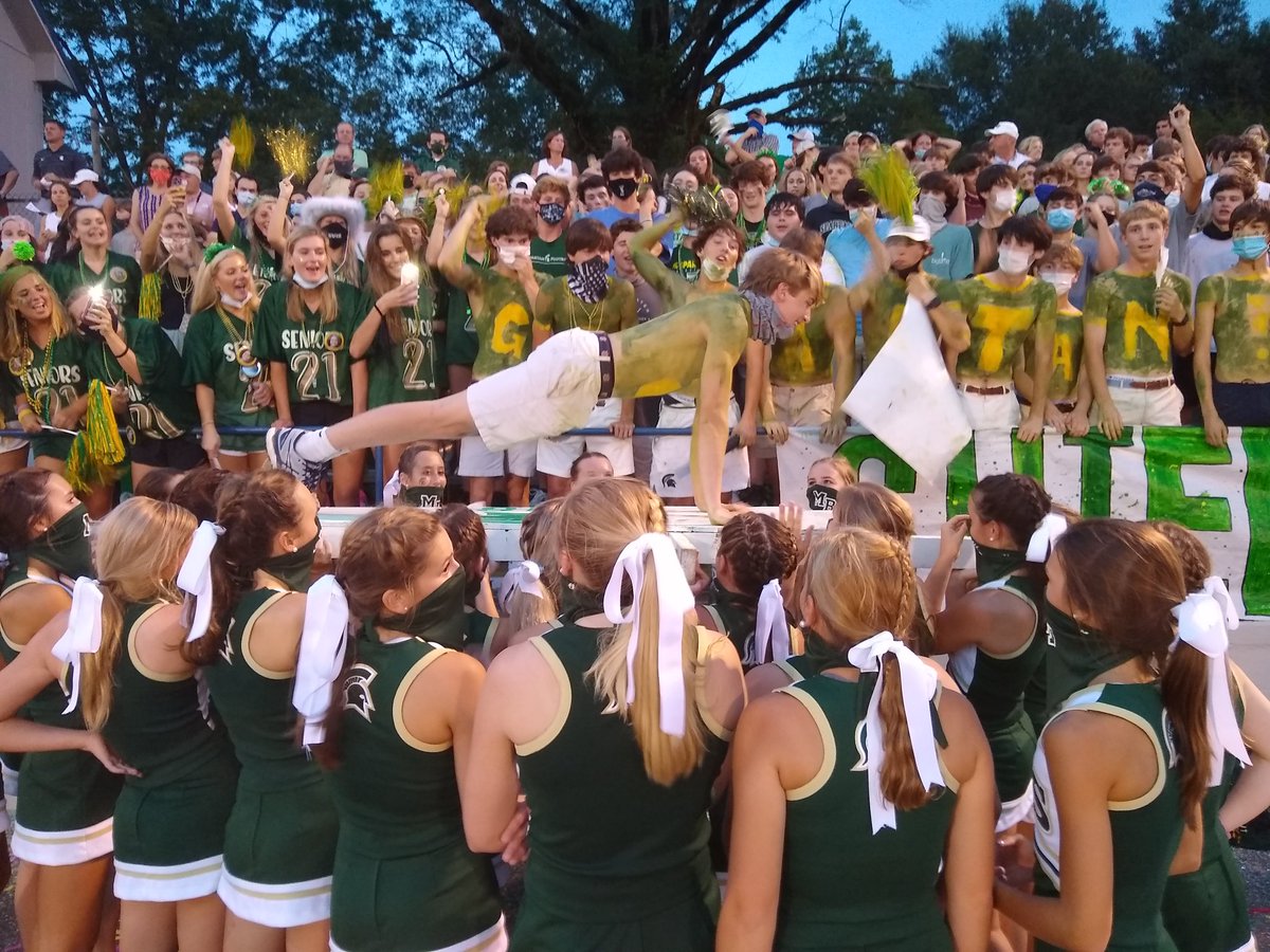 MtnBkCheer's tweet photo. 14-0 us late in the first quarter https://t.co/PCt09F2tMV