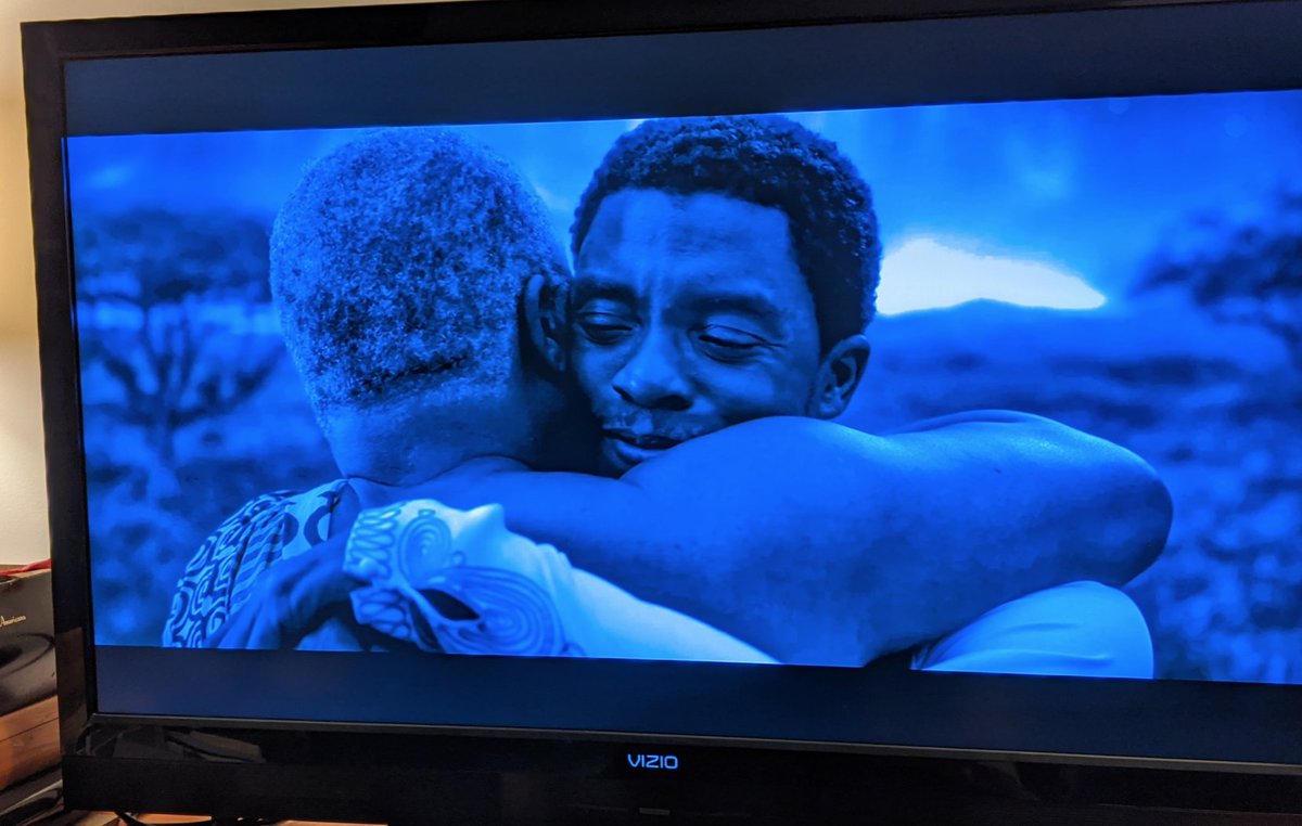 I'd like to think this is how #JohnLewis is greeting #ChadwickBoseman. 😭

#BlackPantherWatchParty #WakandaForever