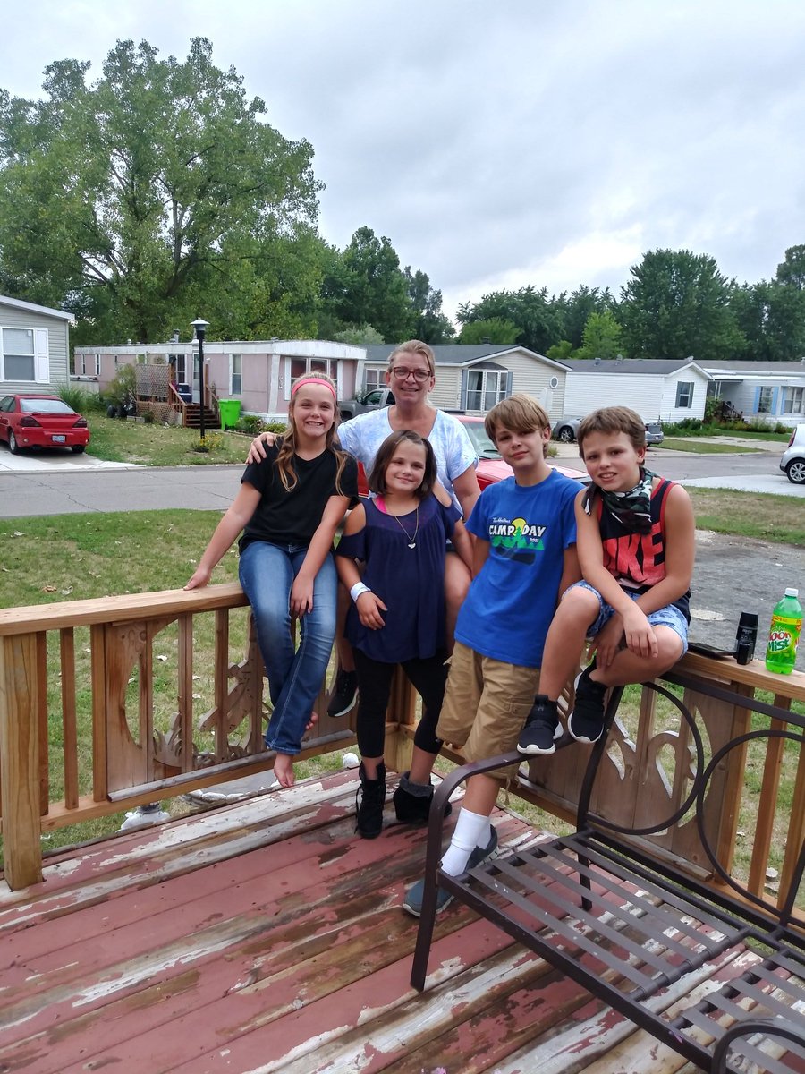 BellantSherri's tweet photo. My wonderful Grandkids this weekend https://t.co/p41J2tQxWH