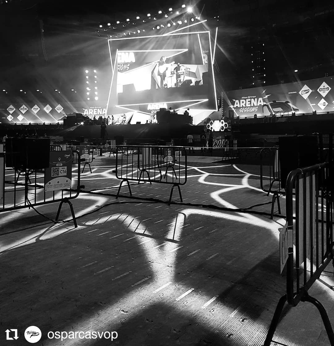 NoticiasdaAC's tweet photo. Está chegando a hora, #SãoPaulo! 🎶❤️
#AmelhorCantoradoMundo #AnaCarolina #AnaCarolinaemSãoPaulo
.
#Repost OsParcasVOP 💙
• • • • • •
Allianz Parque
Arena Sessions 🏟 🚗 🚙
@sigaanacarolina 🎼🎶
#operacional #ARENASESSIONS #allianzparque #novonormal 😷 https://t.co/VfNwvSfcWp