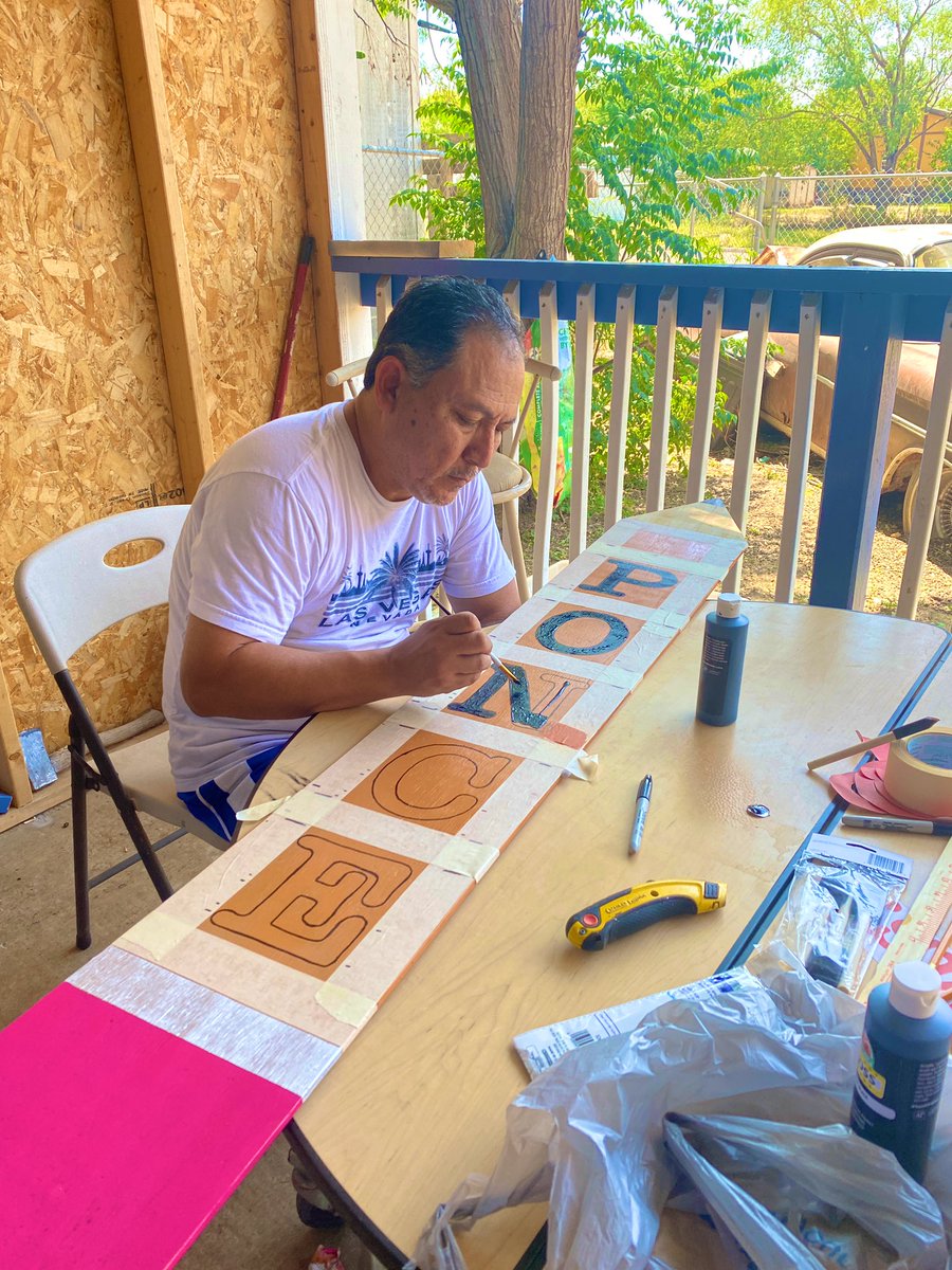 rosett_ponce's tweet photo. my sis is a teacher and she wanted this for her classroom, so my dad, despite working 60hrs a week, made her this custom piece 😭💗 I swear we’re so fortunate to have a dad like him ❤️ https://t.co/R87FQD4rT7