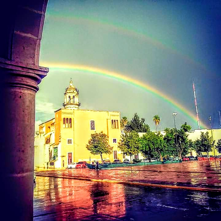 Un Tesoro Patrimonial al final del Arcoiris!!! #SoydeDuranGO #YmeEncanta #TardesDeVerano  #SomosDurango #Historia #patrimonio #ArteYCultura #CieloDePelicula #Atardeceres #Personajes #tradicion #Gastronomía #PatrimonioNatural #AquiLoTenemosTodo #CentroHistorico