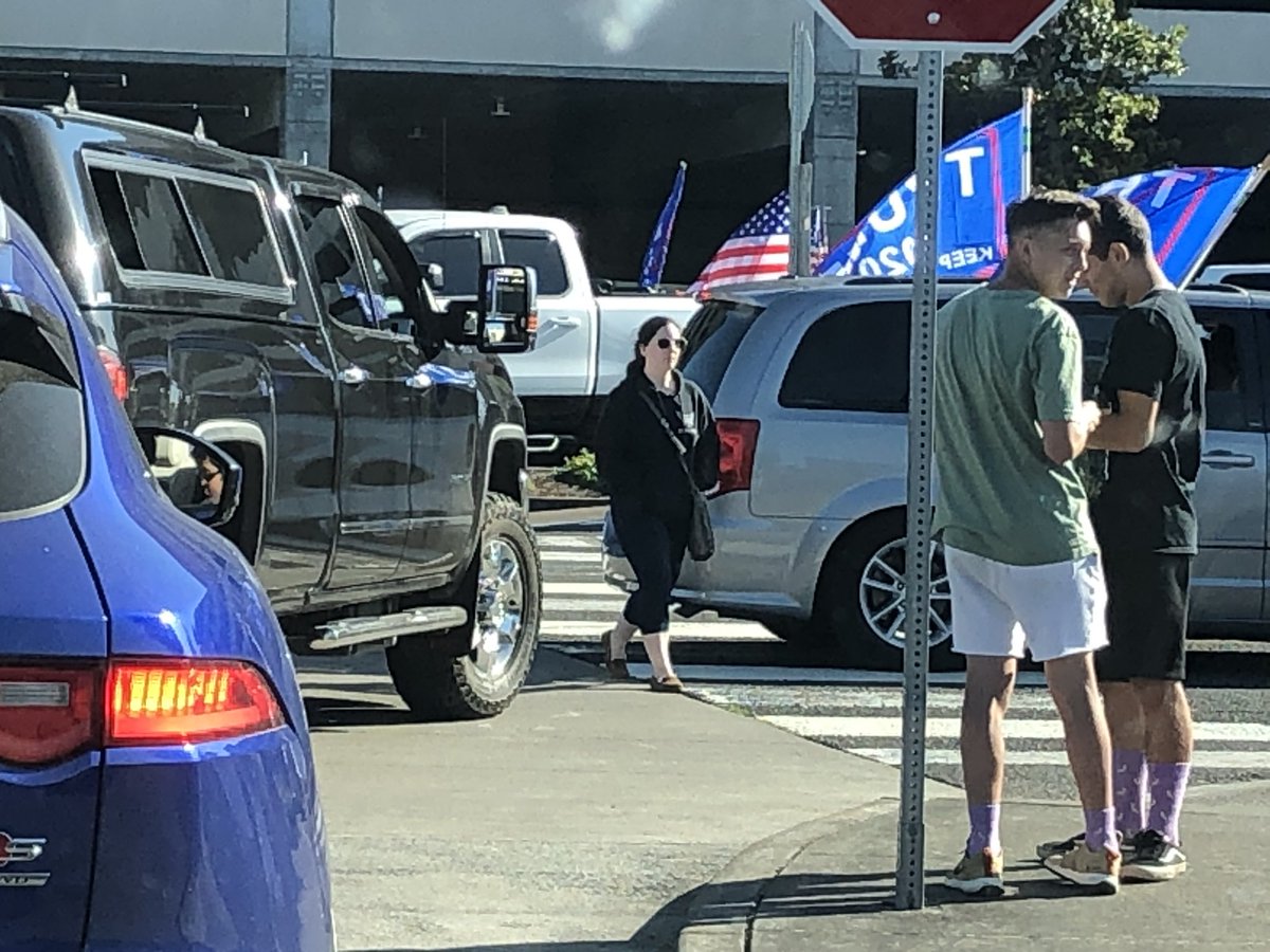 Speaking of fashy fashion: there’s a marked uptick in teenage white boys wearing outfits strongly reminiscent of the Kenosha shooter, and I sadly don’t think it’s a coincidence.