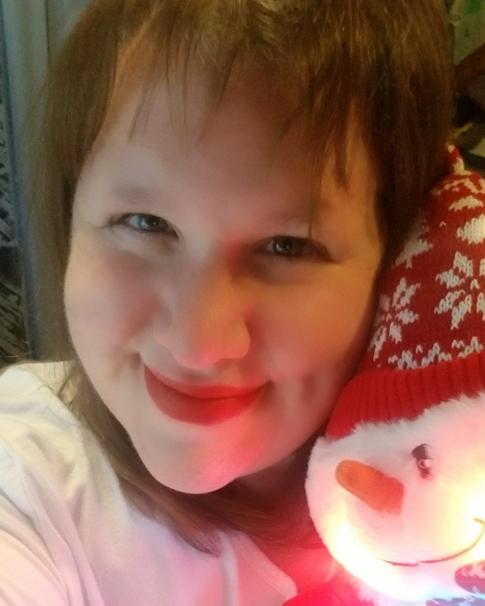 AvonEpp's tweet photo. Tis the Season for Avon Christmas in our Visual Conference! Excited to share the New Limited Edition items coming soon! 118 days until #Christmas! #avonvisionaries #comfyPjs #CashmereLipCream #SimonTheSingingSnowman
#AVONwithMrsEpp https://t.co/ThYo5rF77P https://t.co/RZERvMTrlA