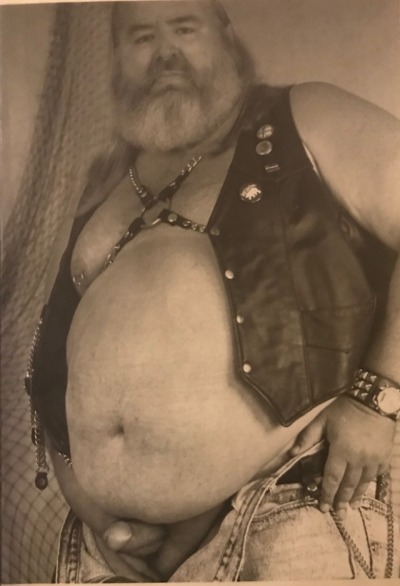 Chubby Daddy in The World tweet media