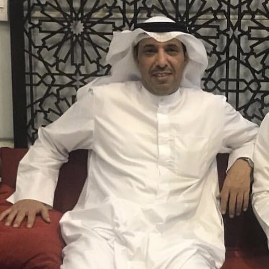 لاتنسون #بوفهد من دعائكم ...

مرحُوم ياللي كل م حلّ طاريه
ضاقت علي الارض لوُ هي وسيعةّ 
مرحوم من ذكره على الطيب دفّاق
يا الله عسى الفردوس تالي نصيـبه
#احمدمحمدالهواش