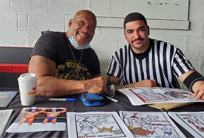 Had a blast today, so happy to ref once again! And how great it was to have a conversation with this Hall Of Famer right here, thank you for the advice Mr. Atlas! #TonyAtlas #HallOfFamer #Champion #MRUSA #Wrestling #ProWrestling @RealAtlas