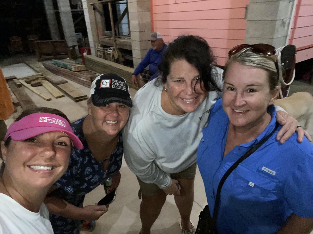 MrsJenWilk's tweet photo. Good times good peeps @CoachLW5 https://t.co/zbOArUBxur