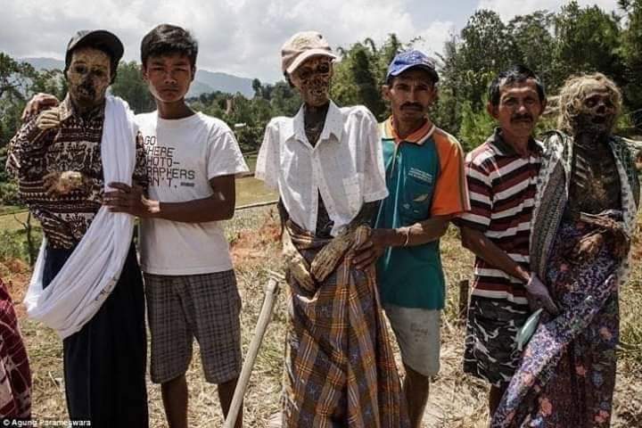 Masyarakat adat Toraja percaya jika ritual Ma' Nene tidak dilakukan sebelum masa panen, maka akan sawah-sawah dan ladang mereka akan mengalami kerusakan dengan banyaknya tikus dan ulat yang datang tiba-tiba.