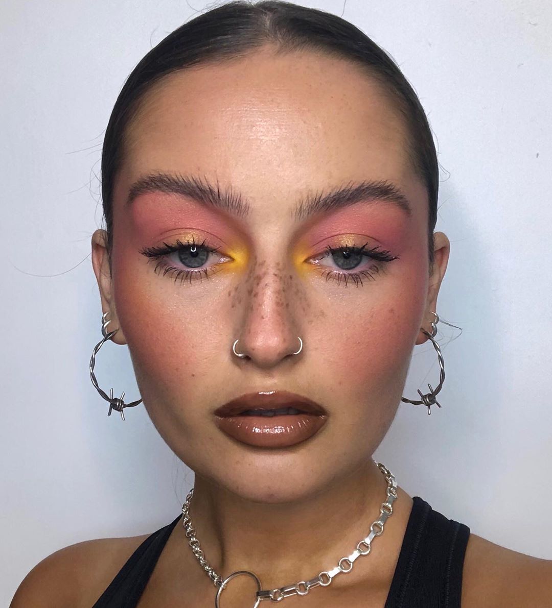 thebalm's tweet photo. Contour is on point with our NEW #Bronzilla clean formulated bronzer. @frankiepdarling https://t.co/aRwBOPOBkK