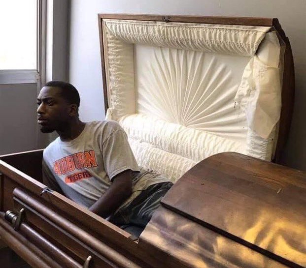 gio__palace's tweet photo. me making sure they hired a banda at my funeral https://t.co/YpWAE0cqJs