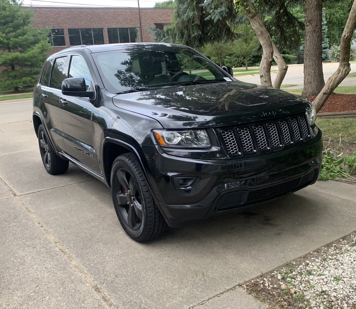 Kraiig_'s tweet photo. @ImSterlive Naw, Bought this in June but ima get an SRT after it https://t.co/2g4zk9rHt6