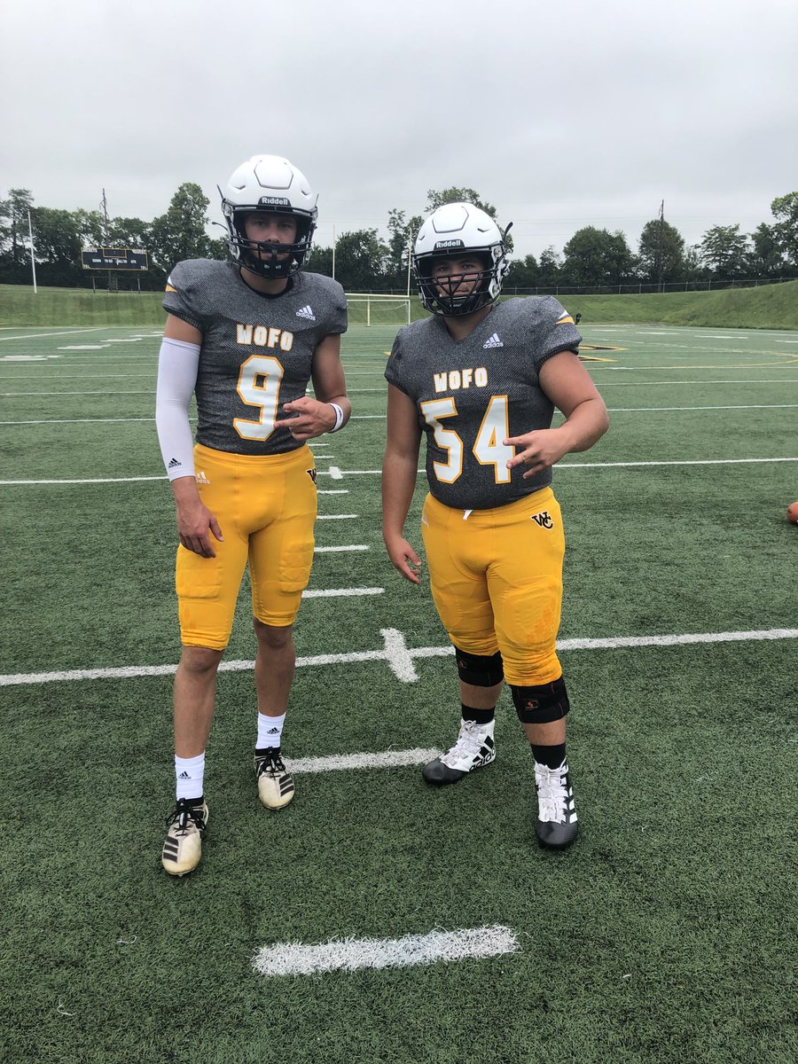 WoodfordFBall's tweet photo. QB1 2022 Bryce Patterson and 2021 OL Ryan “Oreo” Frazier rocking the new Adidas swag!#Youchoose 🔥🔥🐝🐝🏸🏈🏉 https://t.co/FknspLZvoK