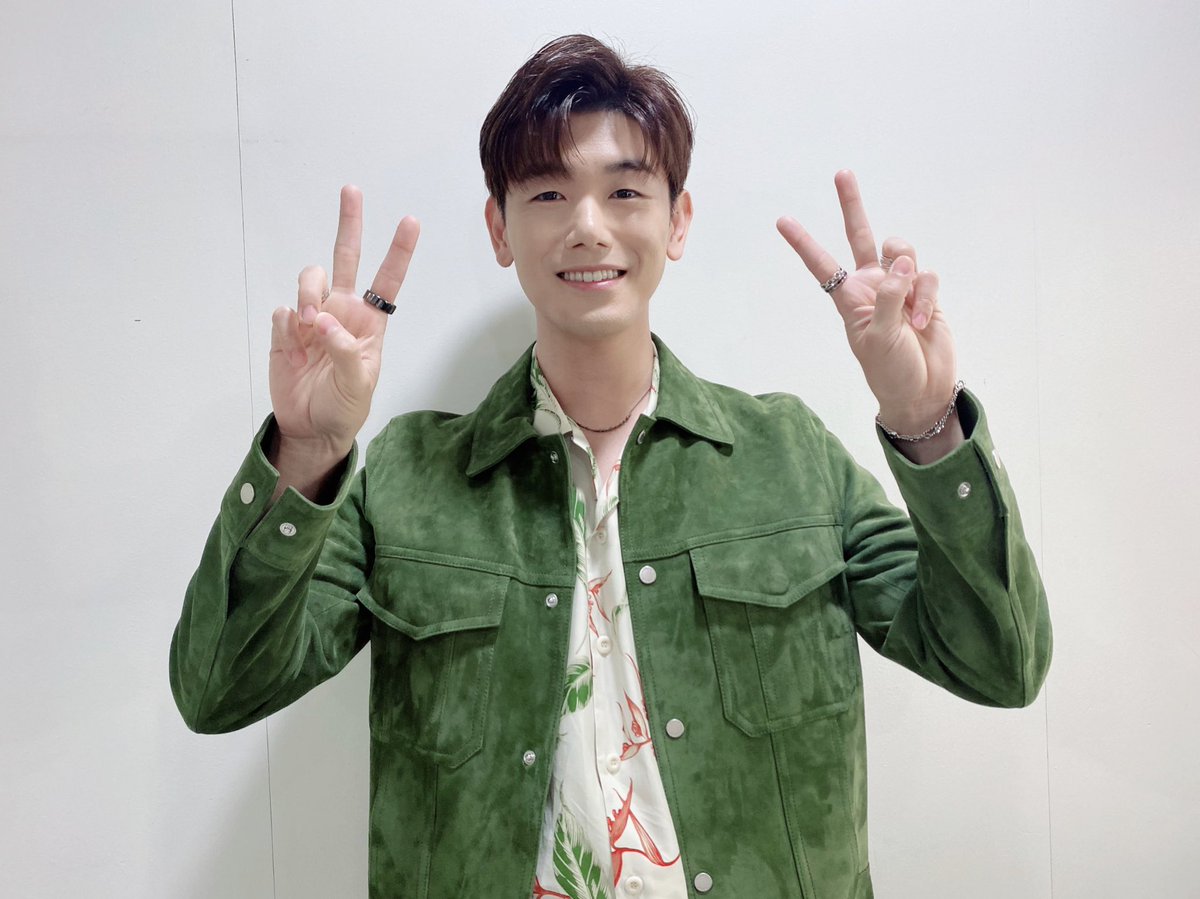[#1일1에릭남] 잘 지내지 후속곡 활동 1주 차 완료💚💛 주말 잘 마무리 하시고 다음 주에 또 만나요👋🏻