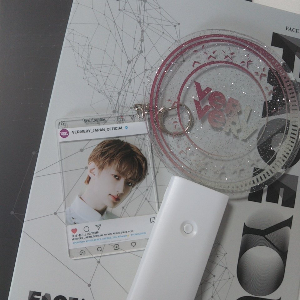 misa_yongseung's tweet photo. FACEYOU活動お疲れ様でした!かっこよかったです😸♥️体調に気をつけて下さい!
#VERIVERY #FACEYOU #VERRERJAPAN https://t.co/GgqoPTiaYH