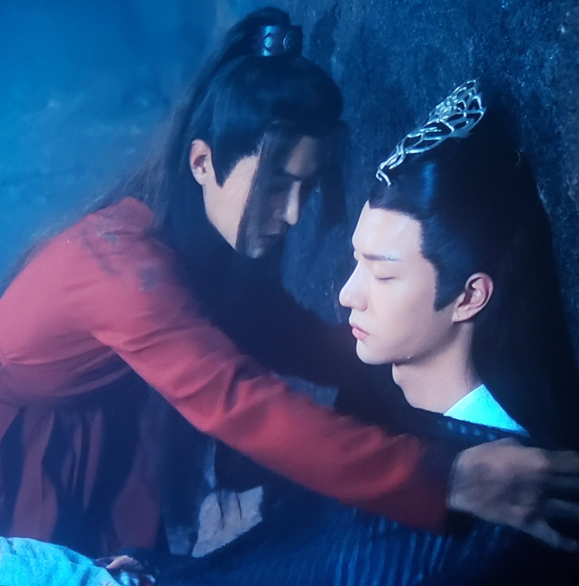 Not lwj staring intently at him as wwx is like 'o u like mianmian' jdjdjjcjcjc sorru yes you love a dummy