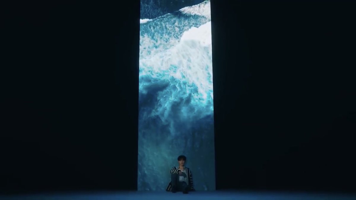 [ 1.1 - PRODUCTION DESIGN - set design ]these support [1] because its like whether they are deep into the ocean, hidden underground, soaring (?)in the mountains,+ @pledis_17  #SEVENTEEN