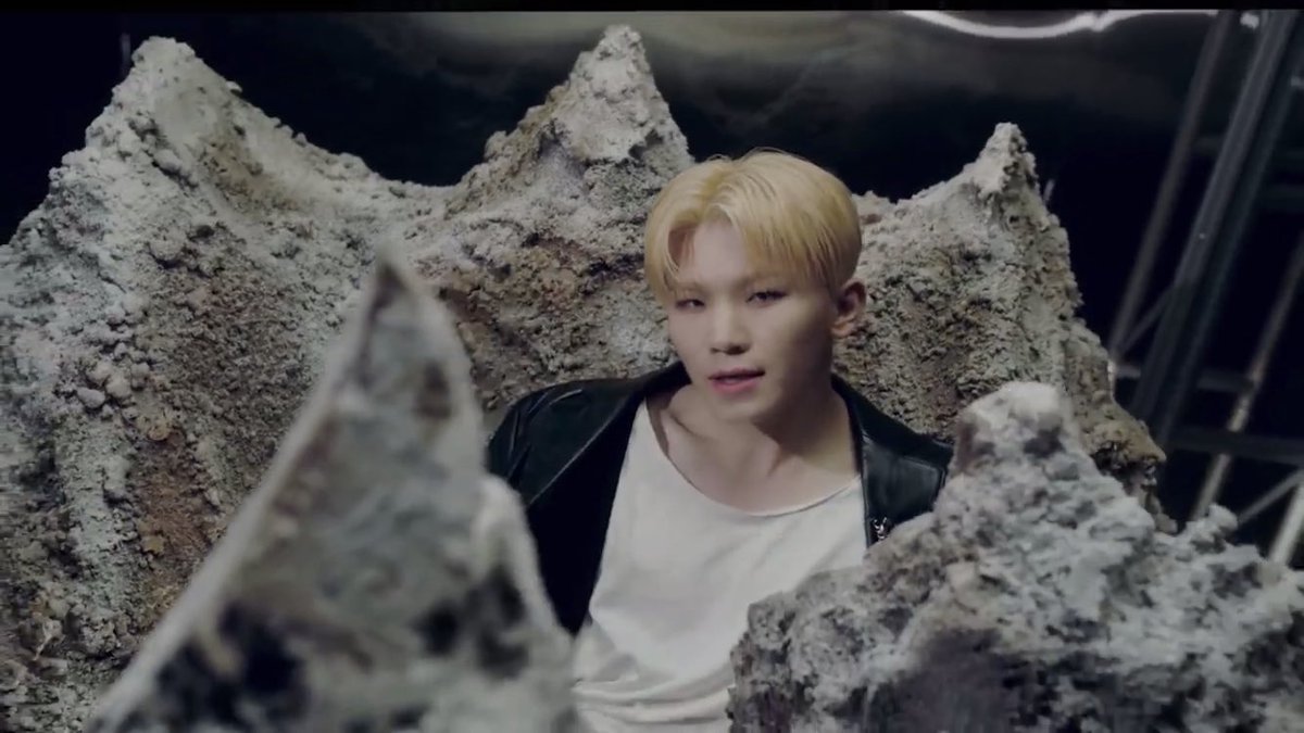 [ 1.1 - PRODUCTION DESIGN - set design ]these support [1] because its like whether they are deep into the ocean, hidden underground, soaring (?)in the mountains,+ @pledis_17  #SEVENTEEN