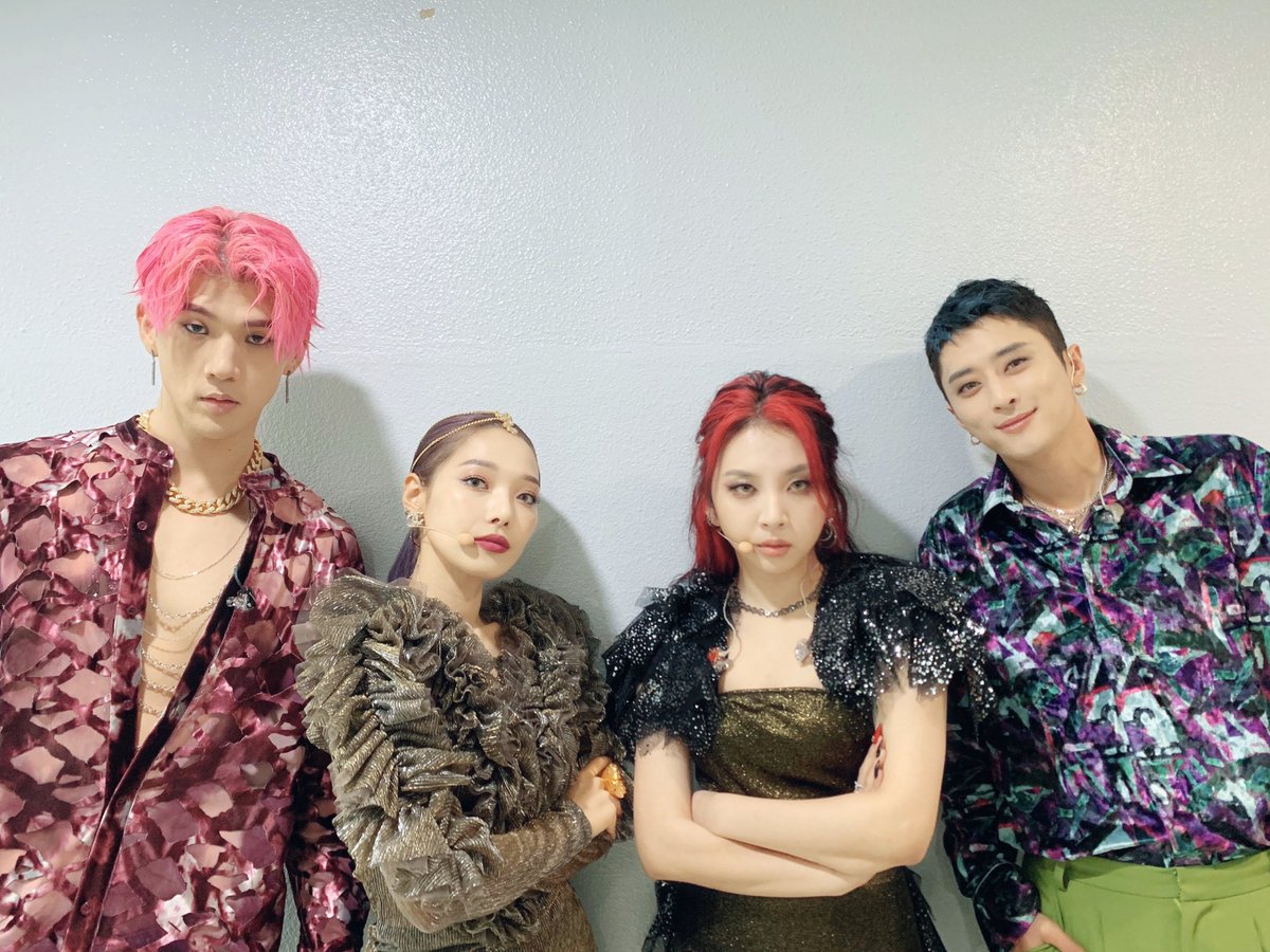 KARD_Official's tweet photo. [#KARD]
2020.08.30 SBS 인기가요
#GUNSHOT🔫

#BM #JSEPH #SOMIN #JIWOO
#비엠 #제이셉 #전소민 #전지우
#SBS #인기가요 https://t.co/K5Hpxq5etn