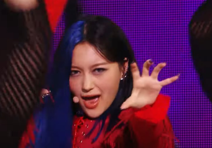 don't mind me just continuing this thread of siyeon doing THAT in BOCA 