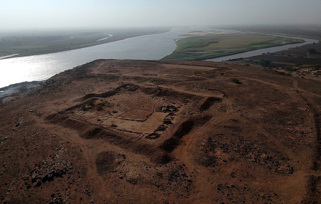 Fortresses of the late and post-Meroitic period, Sudan (2nd-6th cent. A.D) a period of social upheaval b'tn the fall of meroe, the aksumite-kushite wars and rise of Christian nubia #historyxt-ras al-jazira-umm marrahi- el-koro - al-hilla (1415 late christian/early islamic)