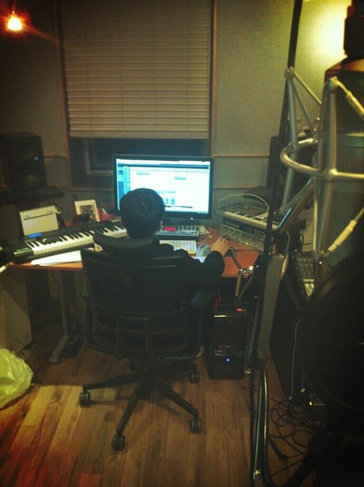 sugatoday_309's tweet photo. 슈가 작업실 Genius Lad 
사진 모아모아 https://t.co/tLh1BjMBgF