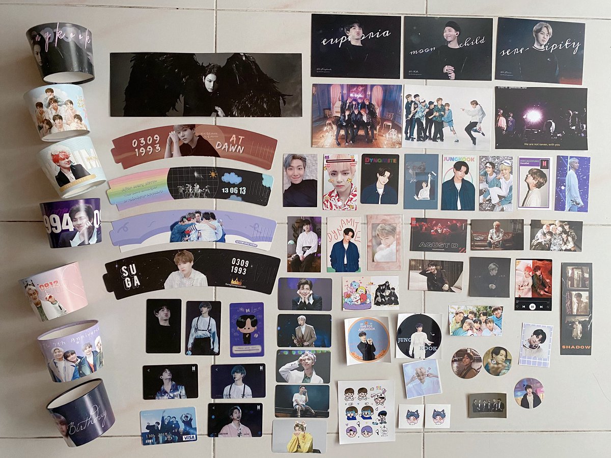pei_tracy's tweet photo. Came down to #timeforjungkook #TimeforJK yesterday. Love the decoration alot and seeing those pretty photos of JungKook. Thank you admins @TIMEforJK0901 for the pretty cupholder🥰 https://t.co/B1E7chK3sH
