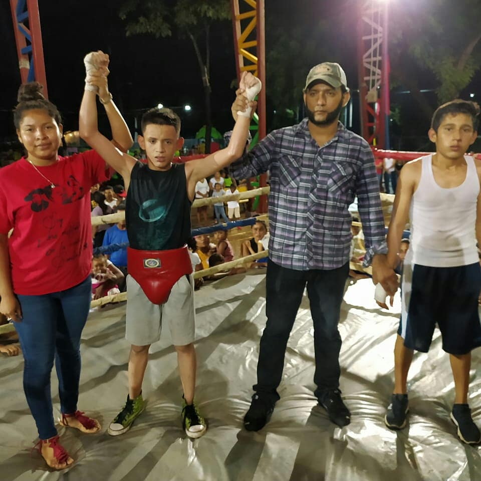JS_Mateare's tweet photo. #OrgulloPatrio
Juventud Sandinista 19 de Julio #Mateare promoviendo la recreación sana realiza velada boxística en Los Brasiles.
#GranPuebloGrandesVictorias
#AquíHayJS
#ManaguaSandinista https://t.co/U5Z0IuMkqf