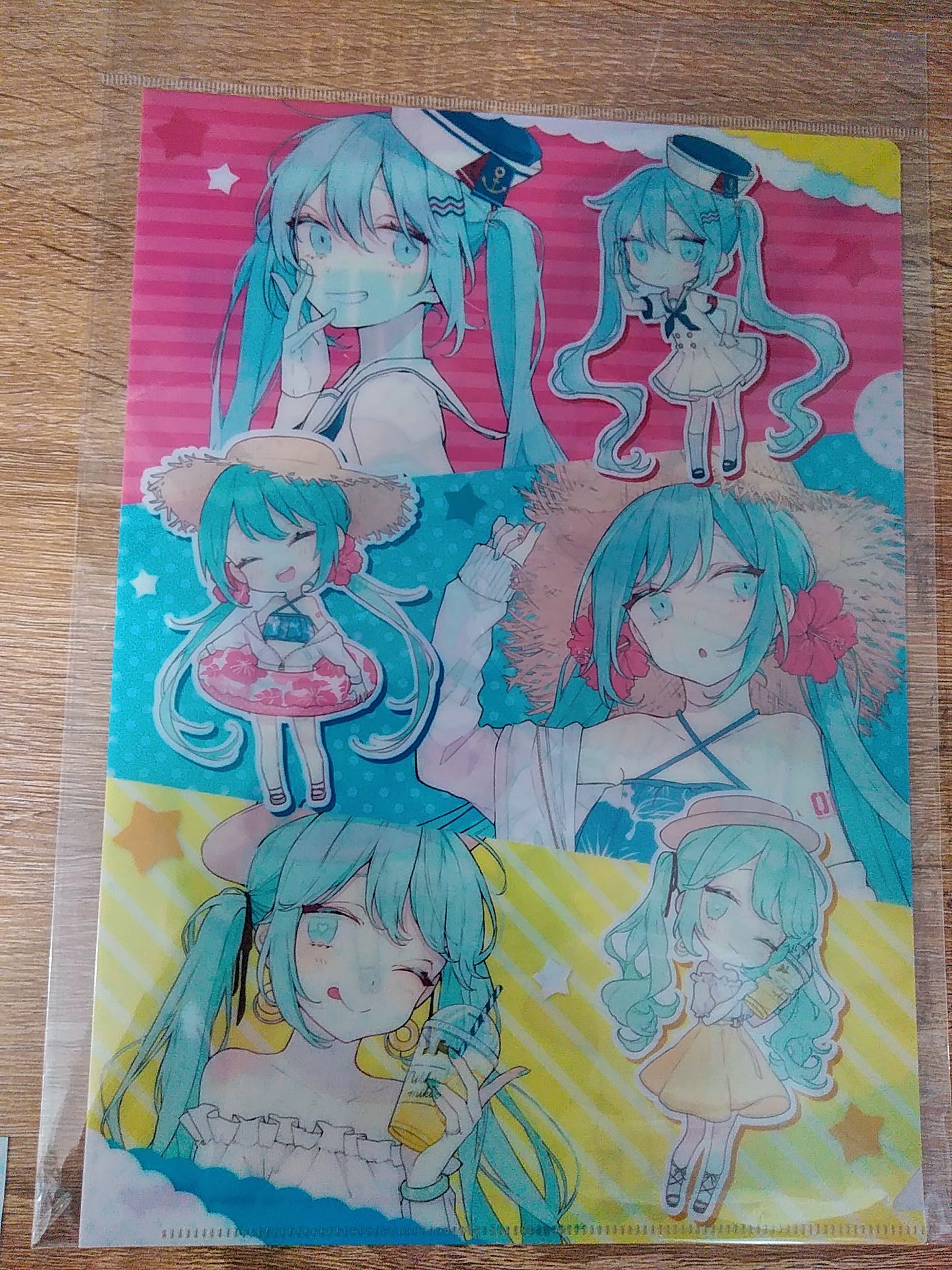 ピアプロキャラクターズ初音ミク赤倉クリアファイル夏ver