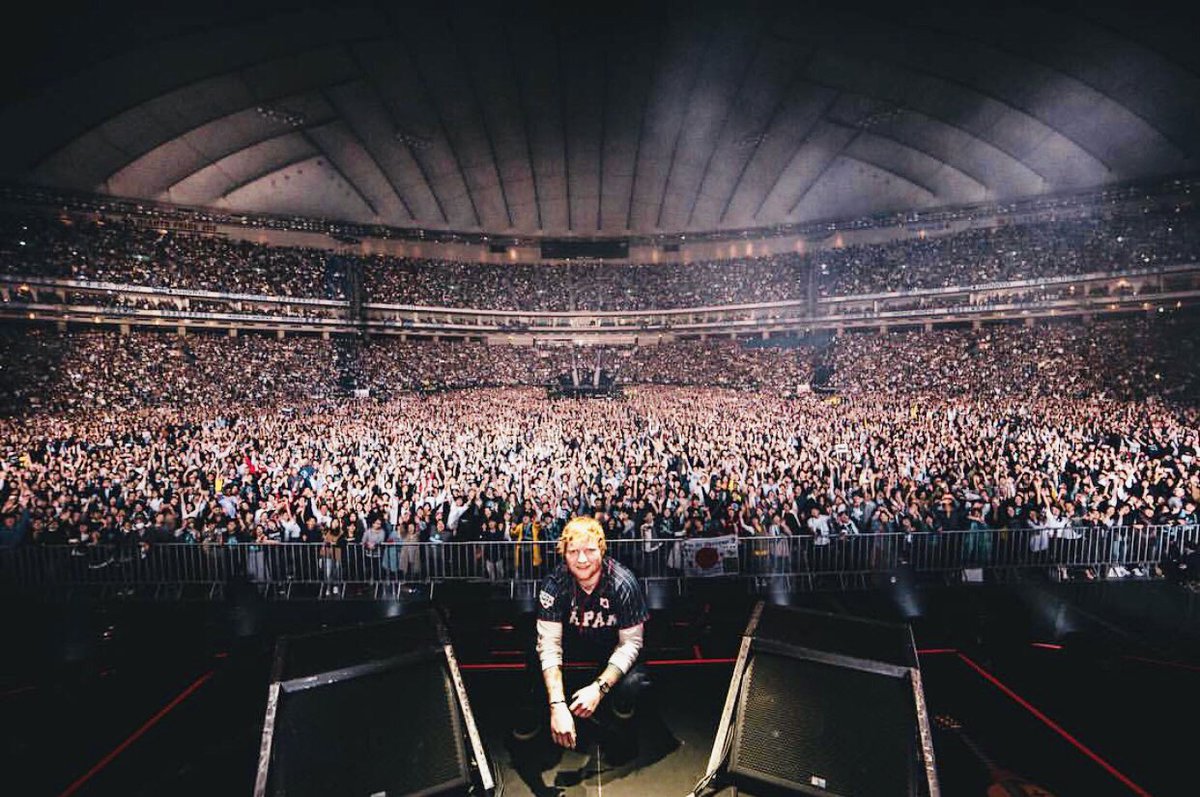 osam124's tweet photo. エドちゃんDivideツアーのDVD/BRの発売まだ〜❓😂
#エドシーラン #EdSheeran #DivideWorldTour https://t.co/JJXpDUc0Wm