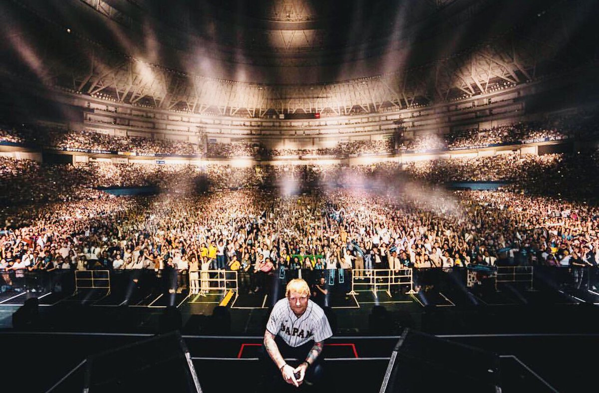 osam124's tweet photo. エドちゃんDivideツアーのDVD/BRの発売まだ〜❓😂
#エドシーラン #EdSheeran #DivideWorldTour https://t.co/JJXpDUc0Wm