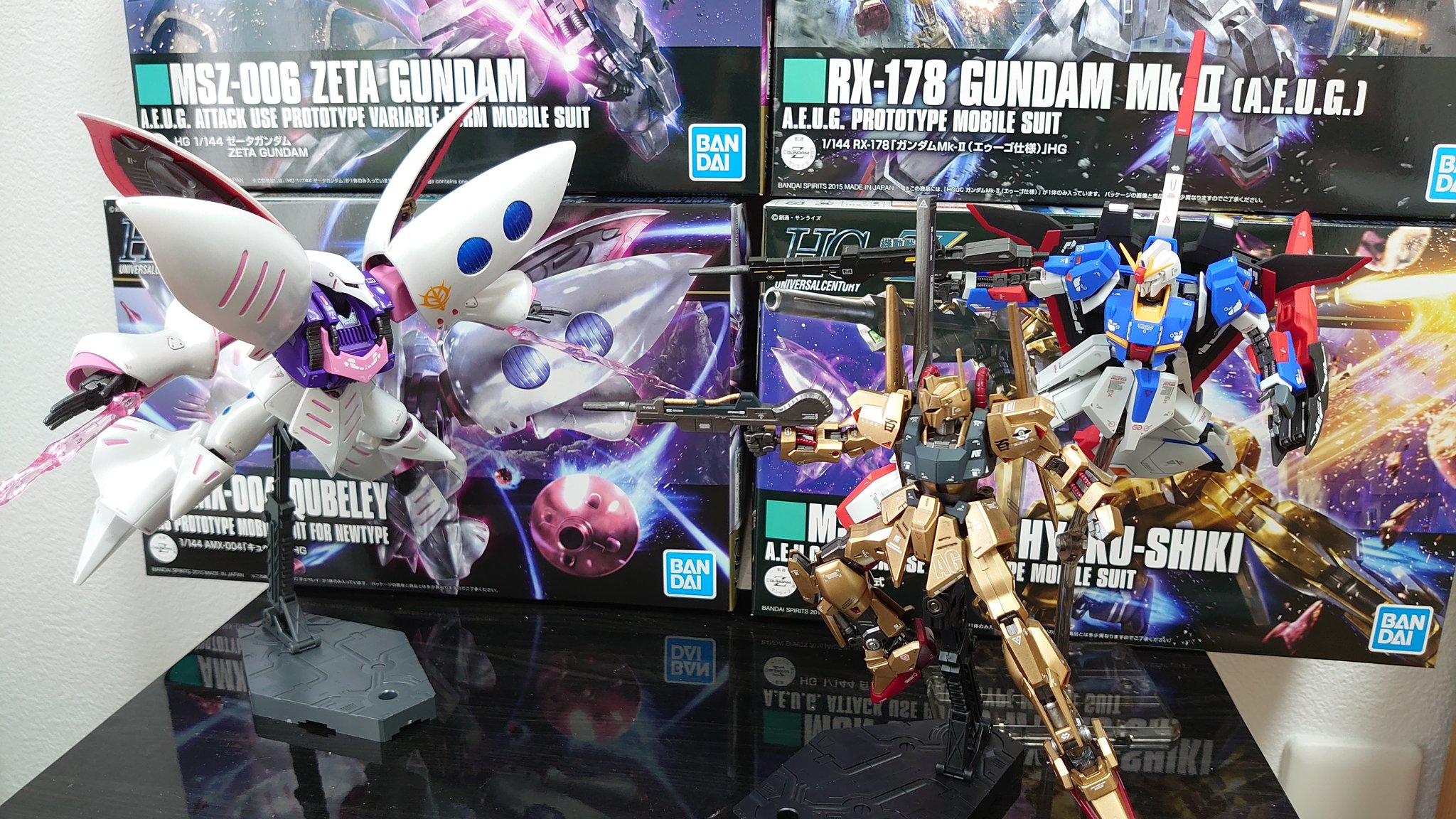 たっくんぽっくん Hgucキュベレイ完成です 前に組んだ百式 ゼータと並べてみました どれもカッコいいですね 次にエゥーゴマーク が控えてますが たまにはゼータ系以外のガンプラ組もうかな ゞ Hgucキュベレイ Hguczガンダム Hguc百式