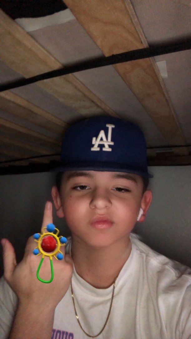 whatisgoingon48's tweet image. i still haven’t worked on my homework but check out tony lopeys twin🤣