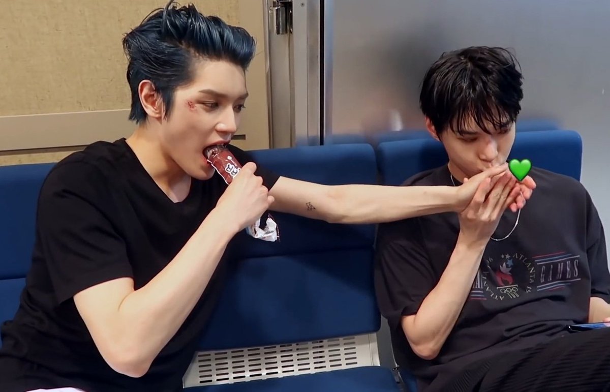 jaeyuno_j's tweet photo. เธอกับคนอื่น​              กับผม https://t.co/eDx1My8EEu