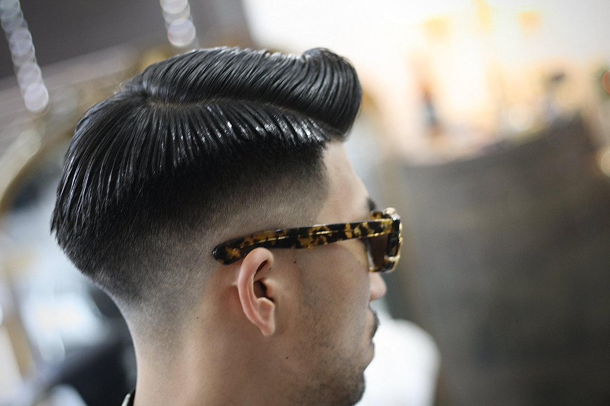 ザ バーバーショップ スピークイージー Twitterren Classic Part 金沢市で スキンフェードカット や ポマード メンズカット のことは金沢駅から徒歩約10分 大人紳士の通うバーバー スピークイージー へ T Co 1k7wnq128r