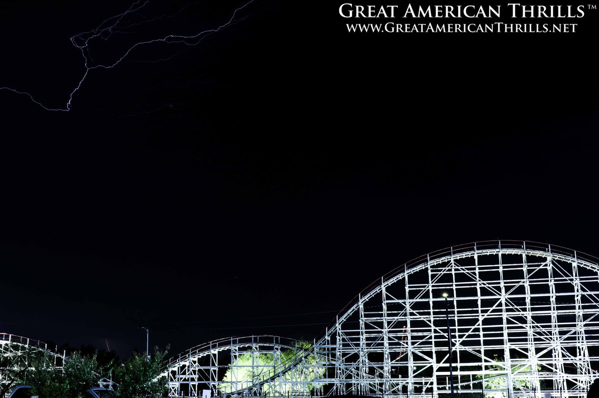 .<a href="/NWSFortWorth/">NWS Fort Worth</a> hopefully there’s no reports of damage, because these storms put on a show tonight near <a href="/SixFlagsOverTX/">Six Flags Over Texas</a>...