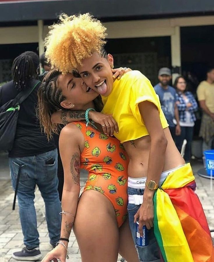 Sapatona_Br's tweet photo. mesmo quando nem eu encontro sentido no que sinto, sua calma para me mostra a beleza da vida e o tempo que parece demorar a passar quando está comigo, seu amor me fez livre, seu amor me mostrou a beleza da vida, me fez perceber a tranquilidade de um amor recíproco, onde não + https://t.co/z5xdzrJHnw