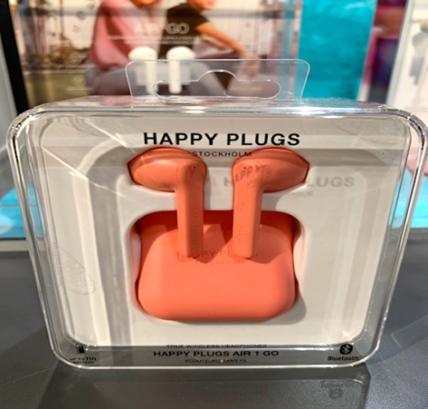 LOFT_SHIBUYA's tweet image. ＼シリーズ最小＆最軽量／
👉#HappyPlugs AIR 1 GO
ファッション性と
機能性を兼ねそなえた、
#トゥルーワイヤレスイヤホン
が新発売👏✨
イヤホンとケースを合わせても
約30g…！とシリーズの中でも
最小で最軽量、さらに
汗や水にも強い防滴仕様です。
カラバリにも注目😉🌈

■税込5,980円
◇１階