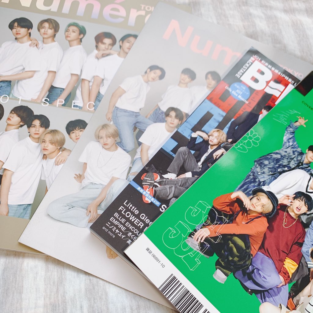 yun_shosei0413's tweet photo. ファミマのフラッペお供に今から熟読タイム！！
4冊横に並べてもコンパクトに収まる推しの定位置愛おしい💛

#大平祥生
 #JO1 / STARGAZER / OH-EH-OH /So What / KungChiKiTa(JO1ver.) / My Friends / Voice(君の声) / GO  @official_jo1 https://t.co/uozRu7Ub9K
