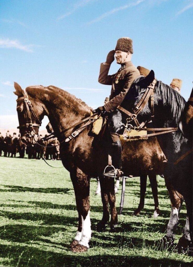 #SöylemesiKolayAma Bazı borçlar vardır ödeyemezsin. Başta Başkomutan Gazi Mustafa Kemal Atatürk olmak üzere tüm silah arkadaşlarını minnetle anıyoruz #30ağustoszaferbayramı kutlu olsun 🇹🇷🇹🇷 #30AğustosBaşkumandanZaferi kutlu olsun