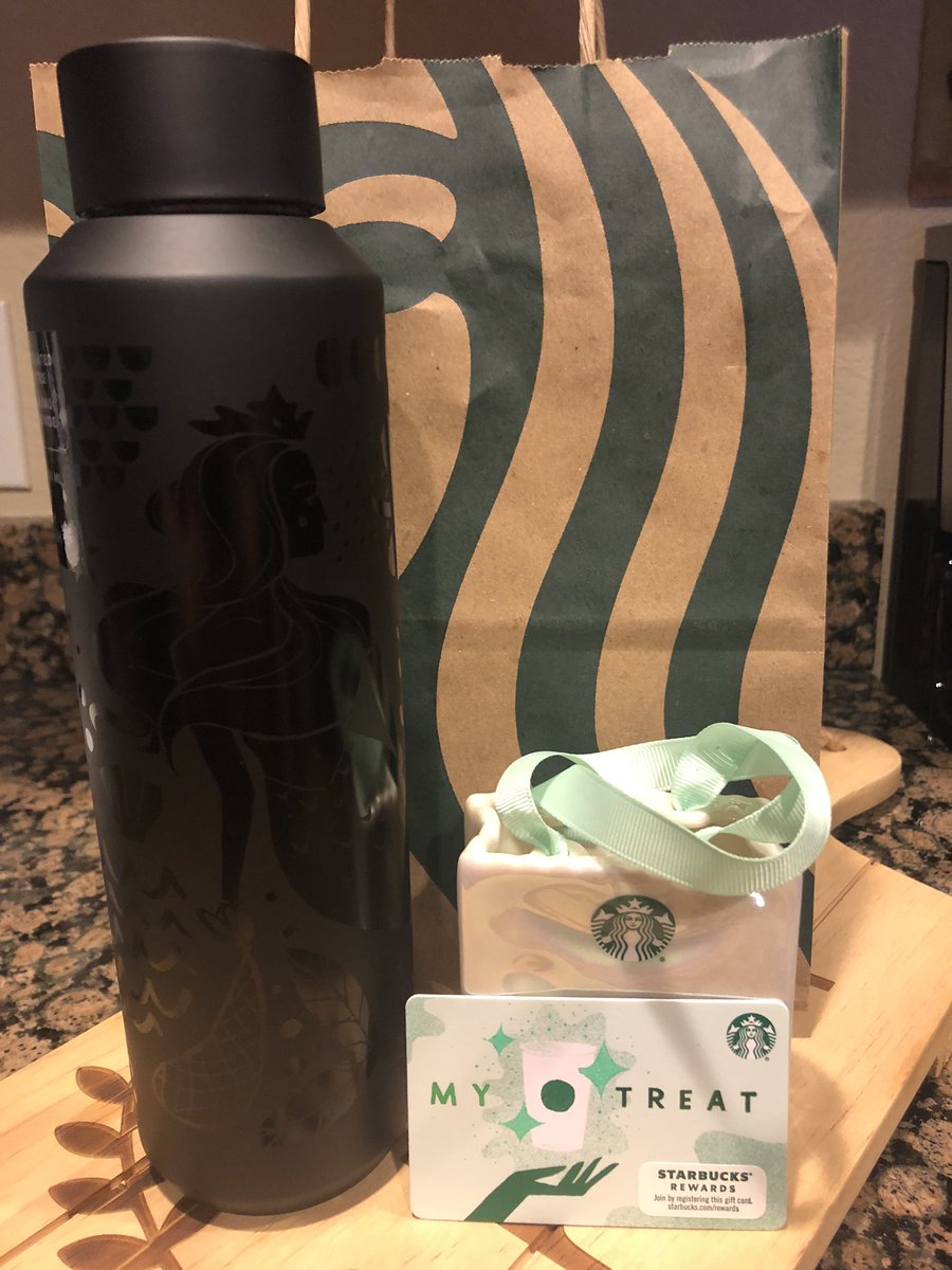 SHughes0718's tweet photo. The most thoughtful &amp; kindness guests we have at Chili’s! It was a big surprise for me when a guest gave me a complement saying, “it’s very obvious you run a tight ship” and handed me this Starbucks bag. #StarbucksGoodies #VerySurprised #SoNice ❤️🌶 https://t.co/tTbpSS25lQ