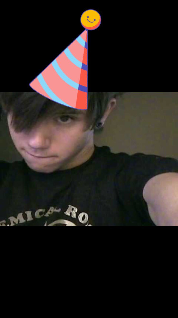 K i m going to sleep it isn t ryan ross birthday yet but HAPPY BIRTHDAY RYAN ROSS !!!!! 