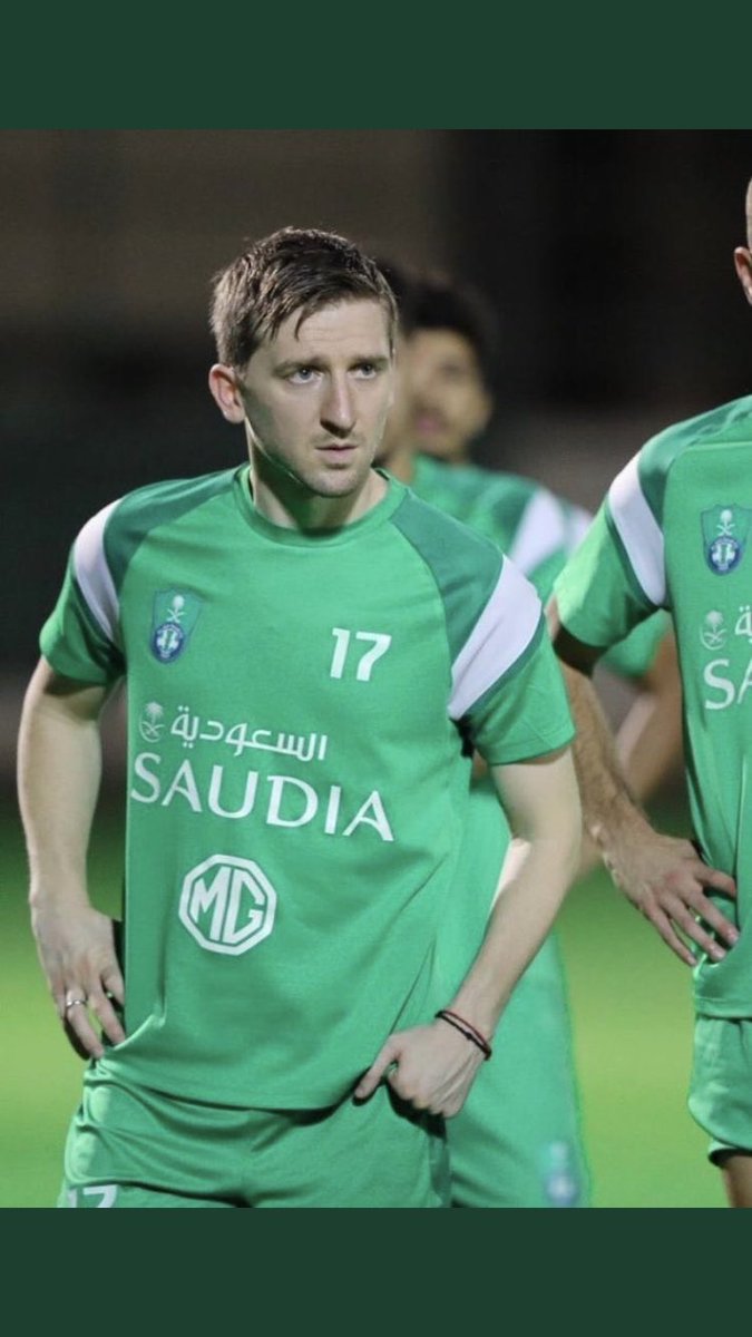 ماذا أستفاد الأهلي من التعاقد مع هذا اللاعب ؟ 
اذا كانت إصابته قويه لماذا لا يتم إنهاء عقده وإستبداله بمحترف اخر يصنع الفارق ؟؟ 
#نرفض_تجديد_حسين_عبدالغني